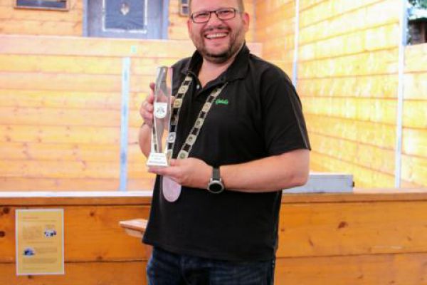 Gewinner des HJH-Pokals - Guido Garlip vom Bürgerverein Roggendorf/Thenhoven
