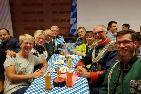 2019-fuehlinger-wiesn-38731A1CE-4986-44FC-174E-3D42DFB72660.jpg